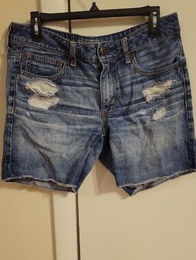American Eagle Outfitters distressed blue denim shorts Sz 6